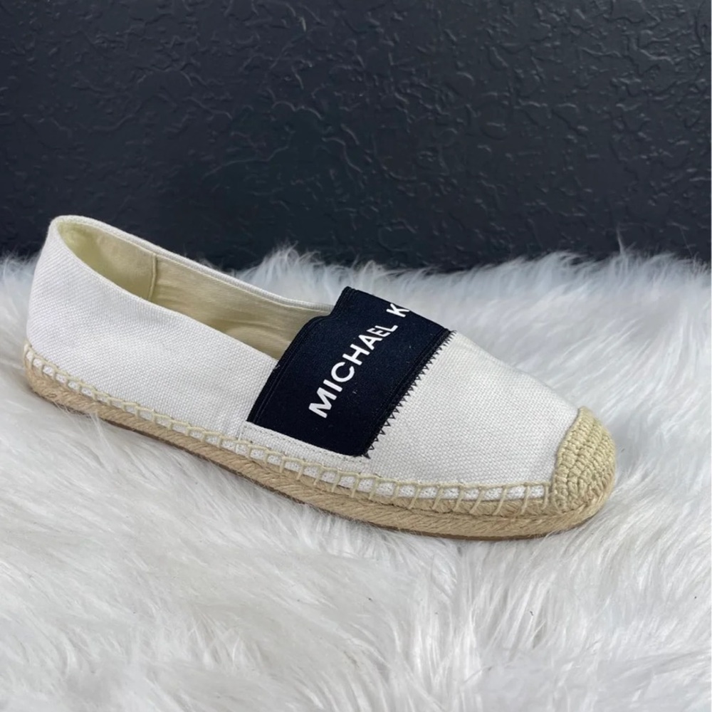 MICHAEL KORS FLATS SIZE 5.5